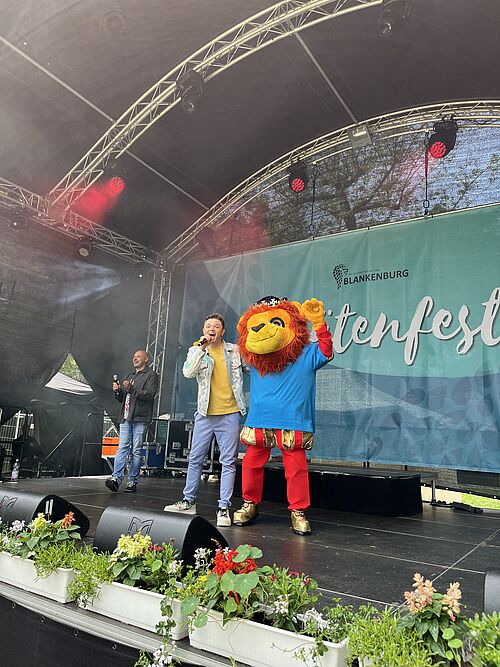 Kevin Neon & Welfi auf dem Blütenfest 2023 | Foto: Annika Duckek (Blankenburger Tourismusbetrieb)