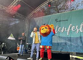 Kevin Neon & Welfi auf dem Blütenfest 2023 | Foto: Annika Duckek (Blankenburger Tourismusbetrieb)